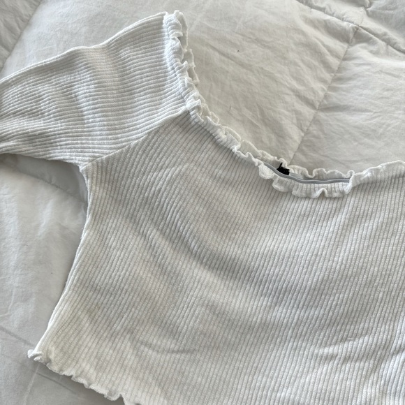 Off the Shoulder White Ruffled Crop Top - Picture 2 of 4